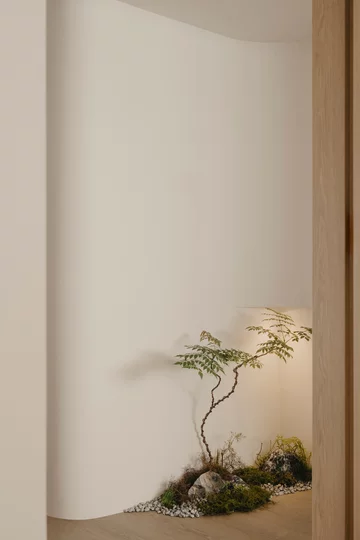 Przytulny minimalizm, projekt wnętrza Right Angle Studio 