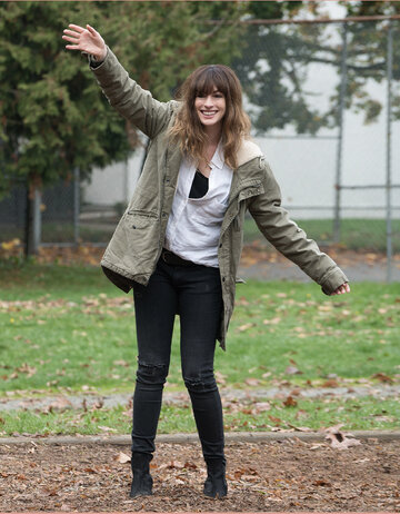 Colossal (2016)
