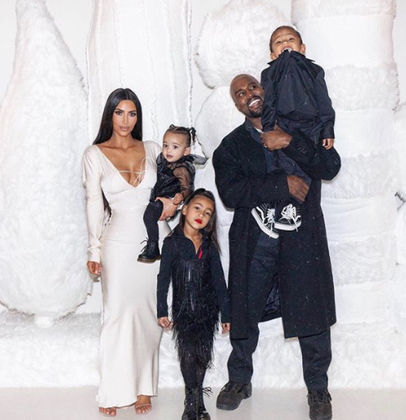 Świąteczne zdjęcia Kim Kardashian-West, Kanye Westa i ich dzieci 