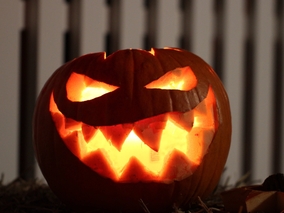 Dynia na Halloween. Jak zrobić straszną dekorację na Noc Duchów?