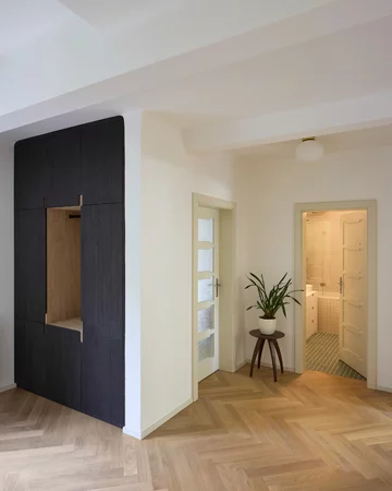 Renowacja willi z lat 30. w Pradze. Projekt Atelier Hajný 