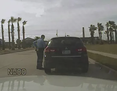 Miniatura: Policjant zatrzymał samochód, by......