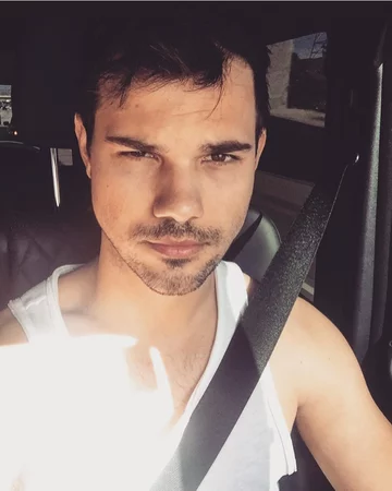 Taylor Lautner 