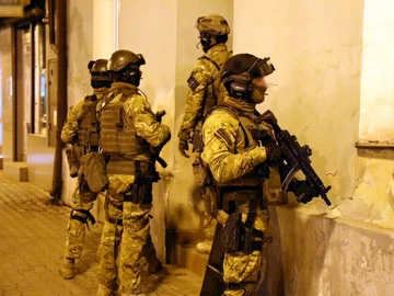 Policjanci zatrzymali trzy osoby 