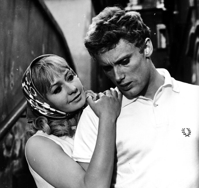 Elżbieta Czyżewska i Daniel Olbrychski w 1966 roku w filmie „Małżeństwo z rozsądku” w reżyserii Stanisława Barei