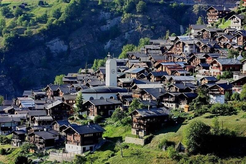 Miejscowość Albinen w Szwajcarii 
