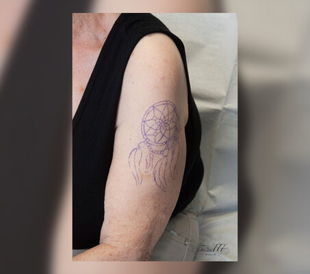 Miniatura: Kobieta wytatuowała sobie łapacz snów