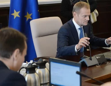 Miniatura: Po aferze Amber Gold: PO zyskuje poparcie,...