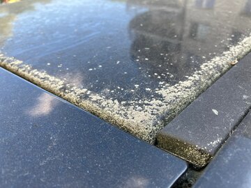 Porzucone auto na&nbsp;parkingu