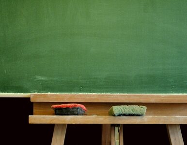 Miniatura: Rząd chce odebrać nauczycielom przywileje