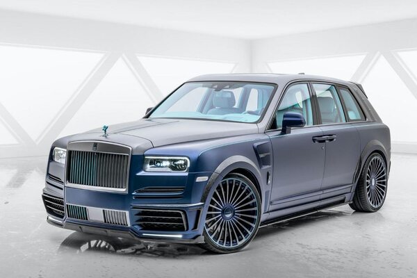 Miniatura: Rolls-Royce Cullinan Mansory Coastline