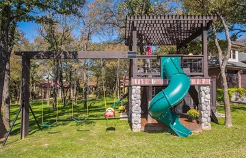 Domek zabaw dla dzieci 