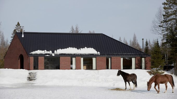 Dom rodzinny z ujeżdżalnią koni, projekt Atelier Barda