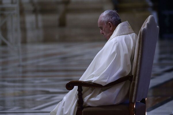 Miniatura: Papież Franciszek modlił się na pustym...
