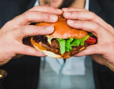 Miniatura: Dlaczego emocjonalne jedzenie może...