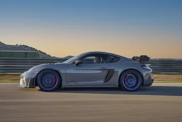 Porsche 718 Cayman GT4 RS 