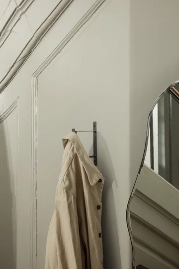 Aranżacja przedpokoju z wykorzystaniem mebli Ferm Living 