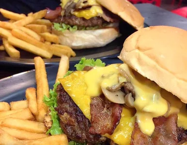 Miniatura: Dantejskie sceny w sieci fast foodów....