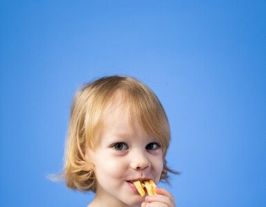 Dzieci, które jedzą więcej wysoko przetworzonej żywności, szybciej...