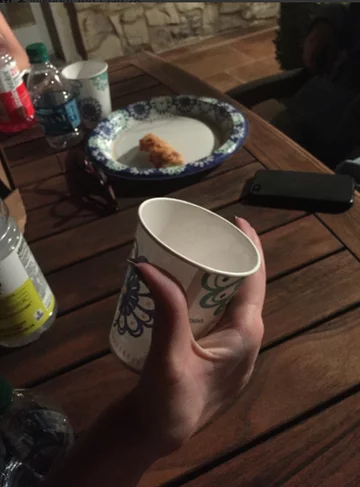 "Jaki jest najgorszy sposób trzymania drinka" 