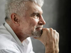 Miniatura: Seniorzy walczą o 2 tys. zł więcej. Rząd...