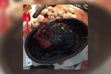 Ktoś chyba zapomniał wyjąć go z piekarnika... 