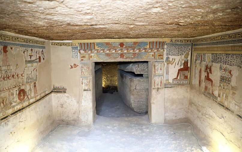 Mumie myszy, kotów i ptaków. Fascynujące znalezisko w Egipcie Wnętrze grobowca znalezionego w pobliżu egipskiego miasta Sauhadż