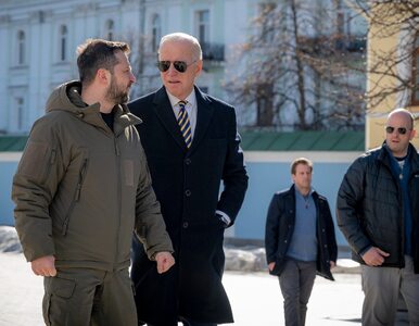 Biden i Zełenski spacerowali, a w Kijowie wyły syreny. Niesamowite...