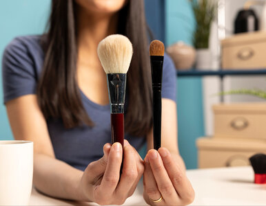 Miniatura: Sylwestrowy makijaż bez bakterii. Trik z...