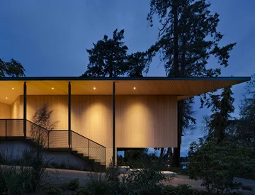 Shoreline House. Nowoczesny dom na wybrzeżu, projekt: Splyce 