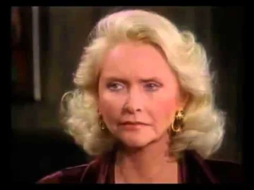 Susan Flannery jako Stephanie Forrester 