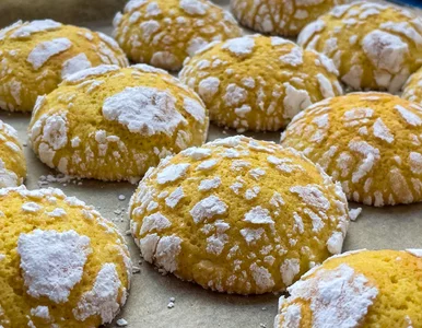 Miniatura: Upiekłam słynne lemon crinkle cookies....