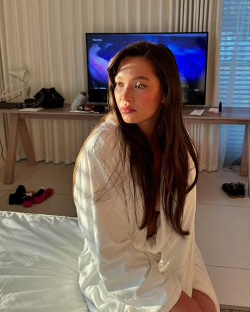 Lily Chee 