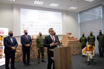 Konferencja prasowa podsumowująca realizowaną przez KOWR akcję &bdquo;Paczka dla&nbsp;Powstańca Warszawskiego&rdquo;
