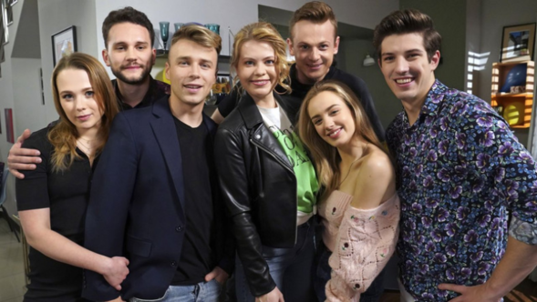 „Barwy szczęścia”. Co wydarzy się w odcinkach po wakacjach? Są przecieki...