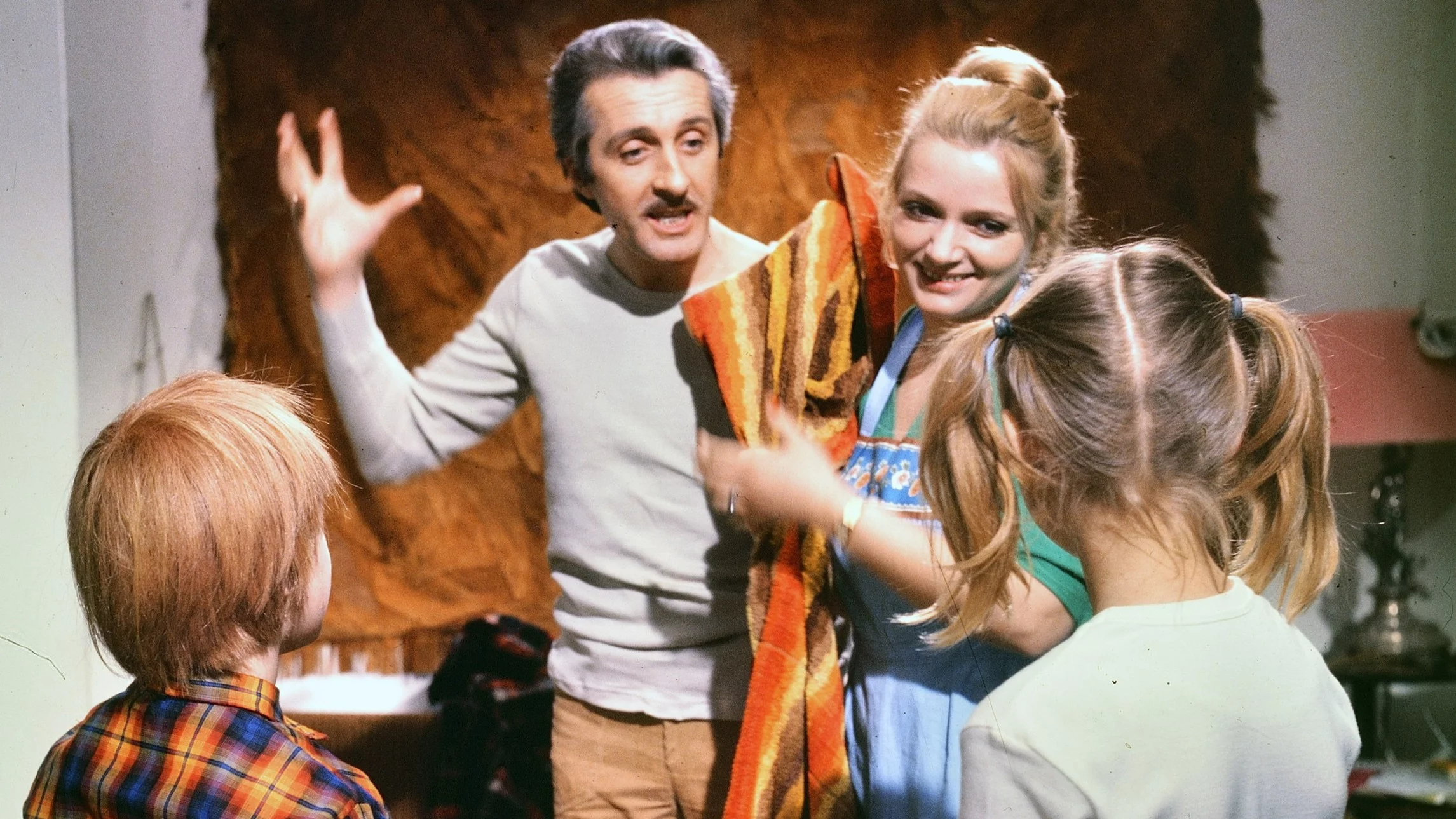 QUIZ. Słynne serialowe rodziny. Dopasuj nazwiska do tytułu!