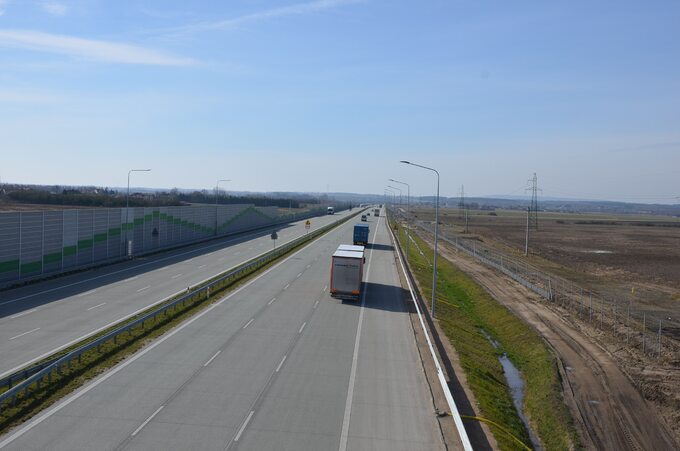 Autostrada A2 Łódź-Warszawa z trzema pasami ruchu