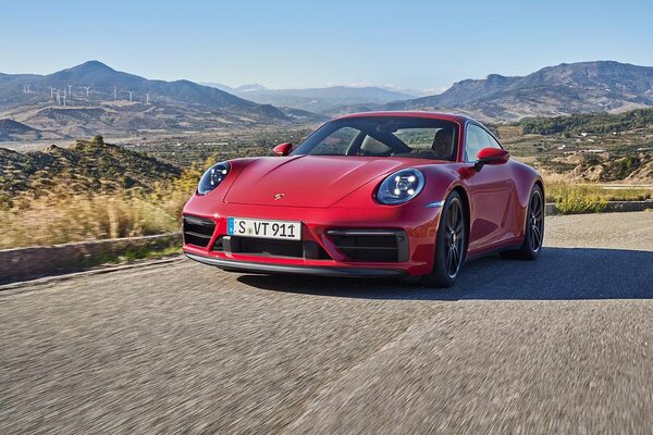 Miniatura: Porsche 911 GTS