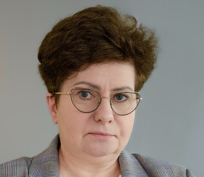 Maria Budnik Szymoniuk, specjalistka w zakresie zarządzania i pielęgniarstwa epidemiologicznego