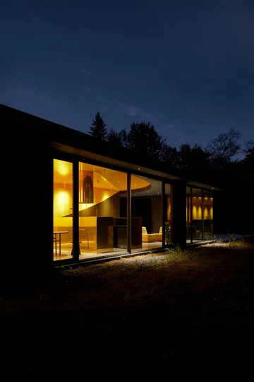 Leśny azyl miłośników sztuki, projekt Studio Jean Verville architectes v2com, 1010-16, Studio Jean Verville