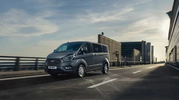 Ford Turneo Custom PHEV 