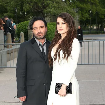 Johnny Galecki i Alaina Meyer 