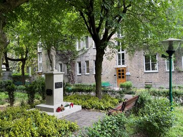 Szare Domy to jeden z najbardziej charakterystycznych przykładów modernistycznej zabudowy mieszkaniowej w Warszawie 