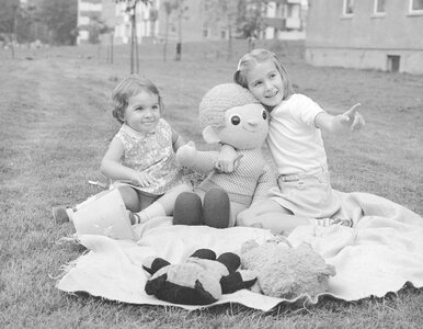 Miniatura: Rymowanki z PRL-u. Tylko wychowani w...