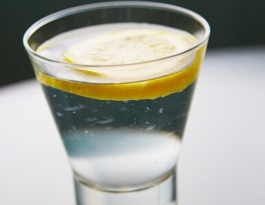 Miniatura: Polacy piją mało, ale często
