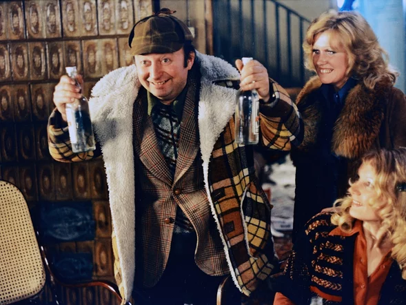 Miniatura: QUIZ z filmów Barei. Rozpoznasz tytuł po...