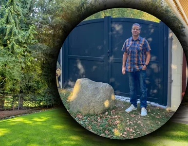 Miniatura: Olbrzymi głaz przed bramą kością niezgody....