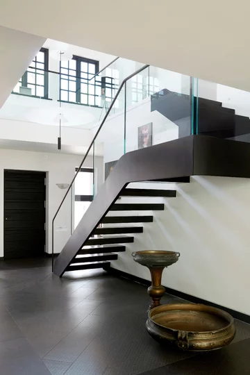 Minimalistyczne wnętrza z retro akcentami, projekt XUL Architecture downloadfor.press. xul