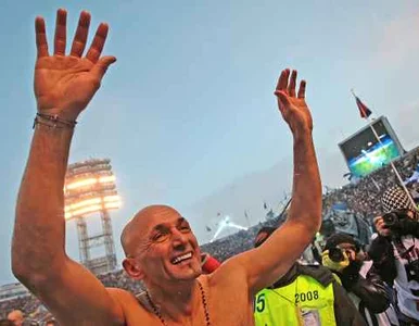 Miniatura: Zdobył mistrzostwo więc się... rozebrał