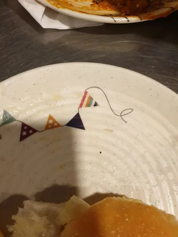 Wygląda jak ludzki włos. Na szczęście tylko wygląda 